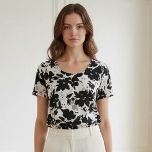 JM Collection Women’s Blouse Floral Jacquard Soft Short Sleeve Black Small EUC